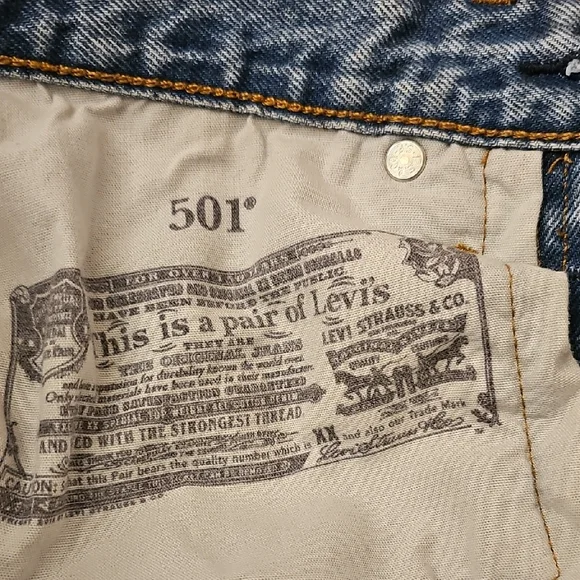 Levi's Women's Straight Leg Jeans - Distressed Blue - Picture 2 of 3